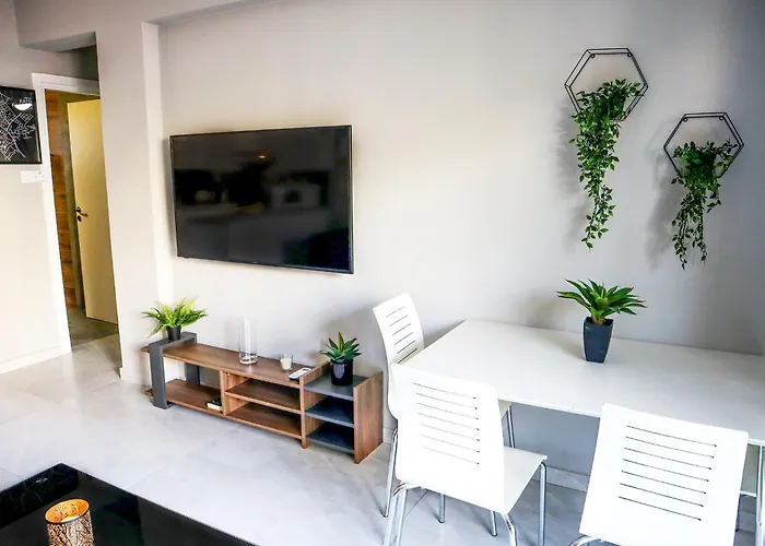 Hiyam's - Margarita Gardens Apartamento *